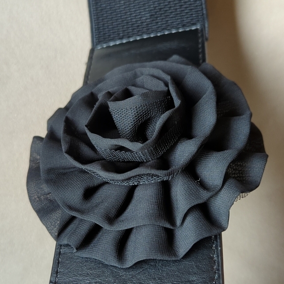 Wide Woven Black 2X Stretchy Snap Closure Y2K Belt Flower - Picture 3 of 8